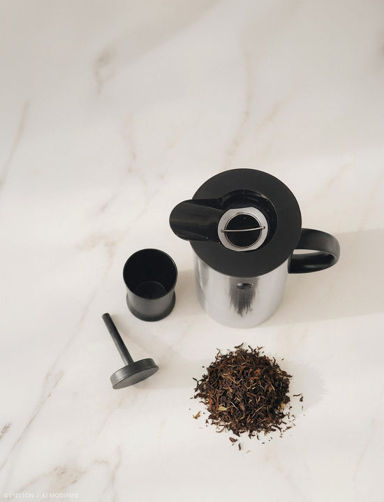Stelton 999 900 EM77 Tea Strainer Vacuum Jug 5 Location AI Modified